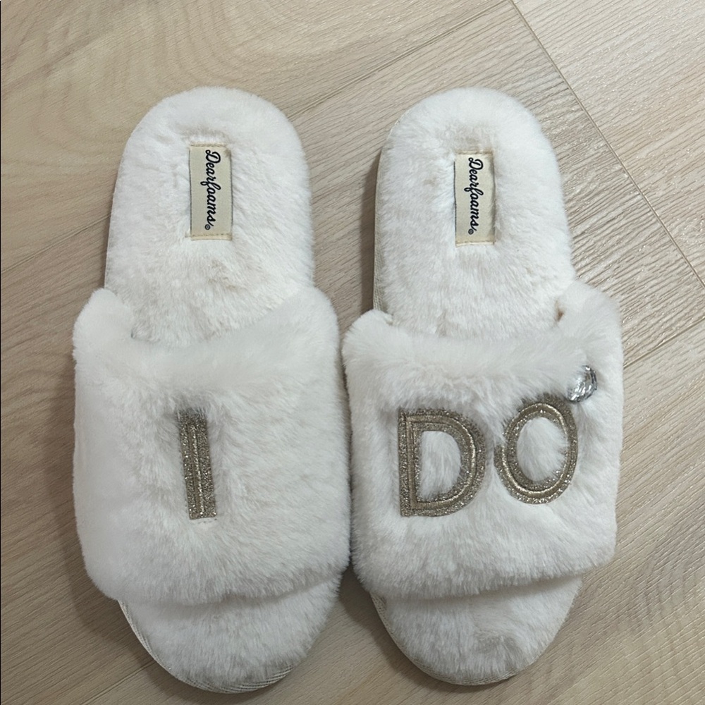 Dearfoams White Furry 'I Do' Slippers
